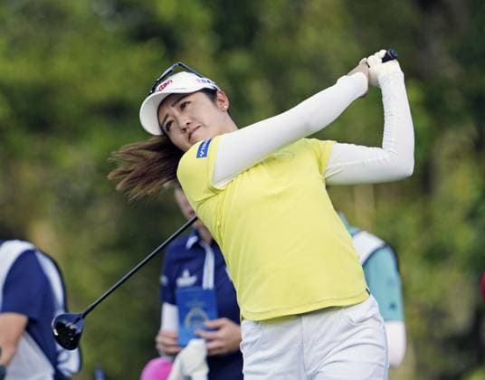 Golf: Drive On Championship Japan s Mone Inami hits off the 12th tee during the second round of the U.S. LPGA, Golf Damen Tour s Drive On Championship at Bradenton Country Club in Bradenton, Florida, on Jan. 26, 2024.  A14AA0002384292P