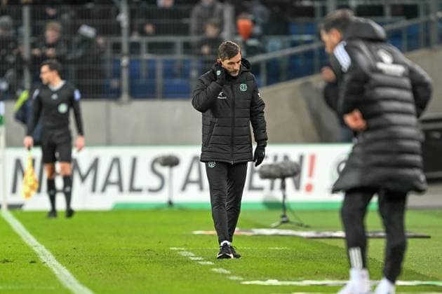 2. Bundesliga - Hannover 06 - 1. FC Nürnberg am 26.01.2024 in der HDI Arena in Hannover Trainer Stefan Leitl (Hannover 96) unzufrieden, enttäuscht, enttaeuscht, niedergeschlagen.