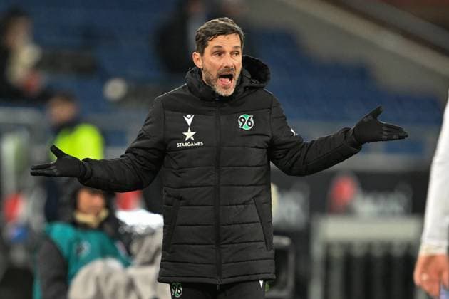 2. Bundesliga - Hannover 06 - 1. FC Nürnberg am 26.01.2024 in der HDI Arena in Hannover Trainer Stefan Leitl (Hannover 96) unzufrieden, enttäuscht, enttaeuscht, niedergeschlagen.