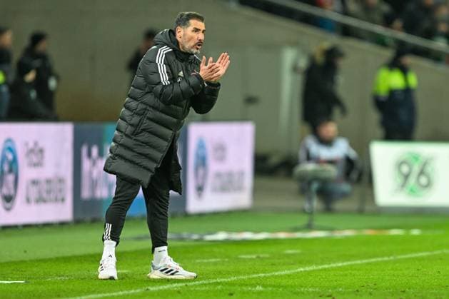 2. Bundesliga - Hannover 06 - 1. FC Nürnberg am 26.01.2024 in der HDI Arena in Hannover Trainer Cristian Fiel (Nuernberg) unzufrieden, enttäuscht, enttaeuscht, niedergeschlagen.