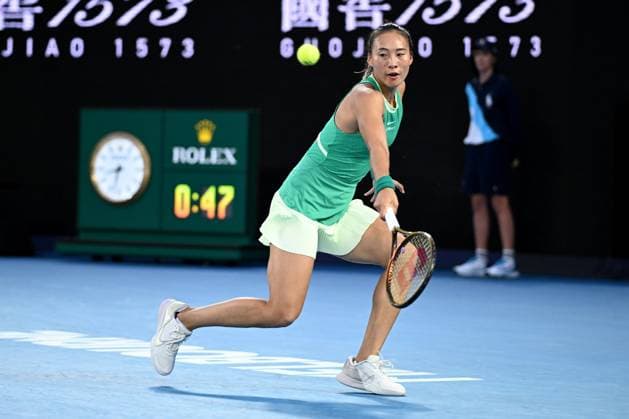 TENNIS AUSTRALIAN OPEN, Qinwen Zheng of China in action during her Women?s Singles Final against Aryna Sabalenka of Belarus on Rod Laver Arena on Day 14 of the 2024 Australian Open at Melbourne Park in Melbourne, Saturday, January 27, 2024. ( NO ARCHIVING, EDITORIAL USE ONLY, NO USE IN BOOKS WITHOUT CONSENT MELBOURNE VICTORIA AUSTRALIA  Copyright: xJOELxCARRETTx 20240127001894221735