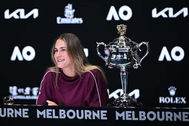 TENNIS AUSTRALIAN OPEN, Aryna Sabalenka of Belarus wikth the Daphne Akhurst Memorial Trophy speaks to the media during a press conference, PK, Pressekonferenz following her Women?s Singles Final win over Qinwen Zheng of China on Rod Laver Arena on Day 14 of the 2024 Australian Open at Melbourne Park in Melbourne, Thursday, January 25, 2024. ( NO ARCHIVING, EDITORIAL USE ONLY, NO USE IN BOOKS WITHOUT CONSENT MELBOURNE VICTORIA AUSTRALIA  Copyright: xJOELxCARRETTx 20240127001894264306