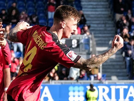 Bjarke Jacobsen (SV Wehen Wiesbaden, 19) behubelt sein Tor zum 1:0, GER, SV Wehen Wiesbaden vs. Hertha BSC, Fussball, 2. Bundesliga, 19. Spieltag, Spielzeit 2023 2024, 27.01.2024 DFL REGULATIONS PROHIBIT ANY USE OF PHOTOGRAPHS AS IMAGE SEQUENCES AND OR QUASI-VIDEO GER, SV Wehen Wiesbaden vs. Hertha BSC, Fussball, 2. Bundesliga, 19. Spieltag, Spielzeit 2023 2024, 27.01.2024 Wiesbaden