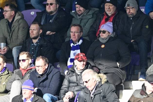 2. Bundesliga - VfL Osnabrück - SC Paderborn 07 am 27.01.2024 an der Bremer Brücke in Osnabrück Verteidigungsminister Boris Ludwig Pistorius
