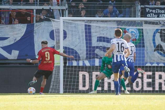 27.01.2024, xavx, Fussball 2.Bundesliga, SV Wehen Wiesbaden - Hertha BSC Berlin emspor, v.l. Thijmen Goppel (SV Wehen Wiesbaden) Goal scored, erzielt das Tor zum 3:1 (DFL DFB REGULATIONS PROHIBIT ANY USE OF PHOTOGRAPHS as IMAGE SEQUENCES and or QUASI-VIDEO) Wiesbaden