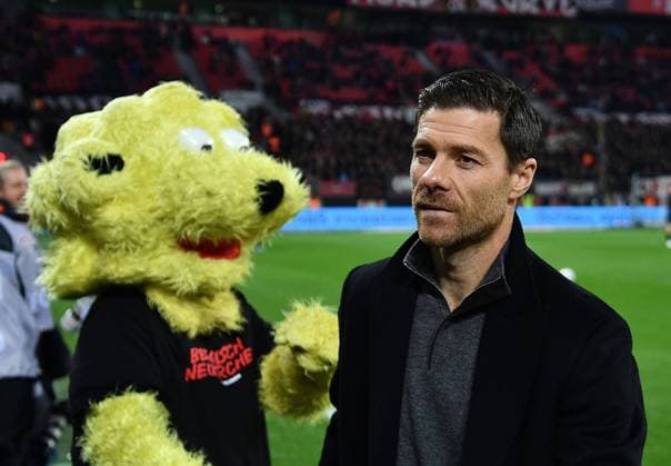 Sport Bilder des Tages 27.01.2024, xhbx, Fussball 1.Bundesliga, Bayer 04 Leverkusen - Borussia Mönchengladbach emspor, v.l. Trainer Xabi Alonso (Bayer Leverkusen) (DFL DFB REGULATIONS PROHIBIT ANY USE OF PHOTOGRAPHS as IMAGE SEQUENCES and or QUASI-VIDEO) Leverkusen