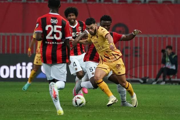 Georges Mikautadze (FC Metz) - Youssouf Ndayishimiye (OGC Nice) FOOTBALL : OGC Nice vs FC Metz - Ligue 1 Uber Eats - Nice - 27 01 2024 NorbertScanella Panoramic 