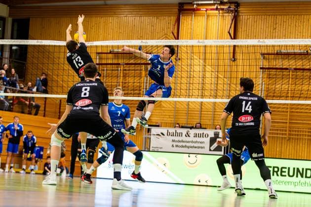 27.01.2024, GER, 2.BL Maenner Sued, Volleyball, Saison 2023 2024, Blue Volleys Gotha vs TV Rottenburg 1861 Justus Krausse (Blue Volleys Gotha) Weber, Felix (TV Rottenburg 1861) 99867 Gotha Ernestiner-Halle Thüringen Deutschland