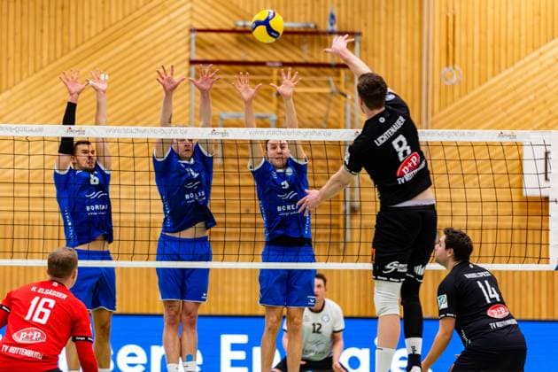 27.01.2024, GER, 2.BL Maenner Sued, Volleyball, Saison 2023 2024, Blue Volleys Gotha vs TV Rottenburg 1861 Dominik Duchac (Blue Volleys Gotha) Harrison Paul McBean (Blue Volleys Gotha) Assmann, Christoph (Blue Volleys Gotha) Lichtenauer, Niklas (TV Rottenburg 1861) 99867 Gotha Ernestiner-Halle Thüringen Deutschland