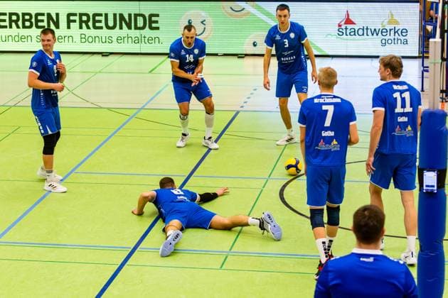 27.01.2024, GER, 2.BL Maenner Sued, Volleyball, Saison 2023 2024, Blue Volleys Gotha vs TV Rottenburg 1861 Dominik Duchac (Blue Volleys Gotha) Werner, Robert (Blue Volleys Gotha) Gorski, Tomasz (Blue Volleys Gotha) Assmann, Christoph (Blue Volleys Gotha) Krochmann, Hannes (Blue Volleys Gotha) Harrison Paul McBean (Blue Volleys Gotha) 99867 Gotha Ernestiner-Halle Thüringen Deutschland