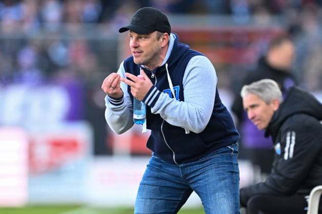2. Bundesliga - VfL Osnabrück - SC Paderborn 07 am 27.01.2024 an der Bremer Brücke in Osnabrück Trainer Lukasz Kwasniok (SC Paderborn) unzufrieden, enttäuscht, enttaeuscht, niedergeschlagen.