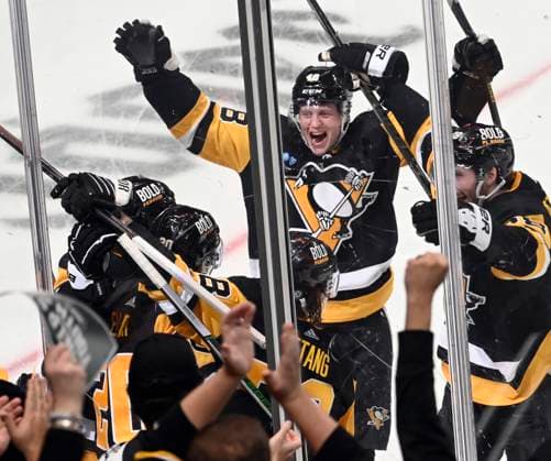 Sport Themen der Woche KW04 Pittsburgh Penguins center Lars Eller (20) celebrates his goal in during the second period of his 1000th career game at PPG Paints Arena in Pittsburgh on Saturday, January 27, 2024.  PIT2024012707 ARCHIExCARPENTER