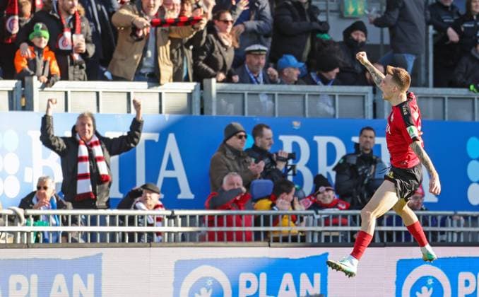 Fussball - 2. BL - SV Wehen Wiesbaden - Hertha BSC Berlin - 27.01.24, Torjubel Franko Kovacevic (SVWW), -