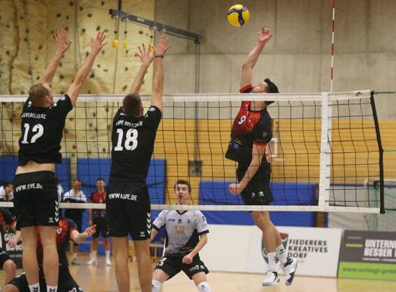 BAU 27.01.2024 Ludwigsburg Volleyball Barock Volleys MTV Ludwigsburg vs. GSVE Delitzsch, Niklas Henseling (LB, rechts)