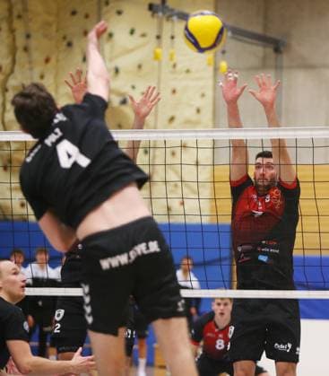 BAU 27.01.2024 Ludwigsburg Volleyball Barock Volleys MTV Ludwigsburg vs. GSVE Delitzsch, Niklas Henseling (LB, rechts)