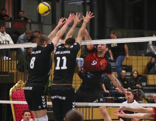 BAU 27.01.2024 Ludwigsburg Volleyball Barock Volleys MTV Ludwigsburg vs. GSVE Delitzsch, Niklas Henseling (LB, rechts)