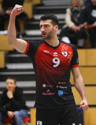 BAU 27.01.2024 Ludwigsburg Volleyball Barock Volleys MTV Ludwigsburg vs. GSVE Delitzsch, Niklas Henseling (LB) jubelt und ballt die Faust