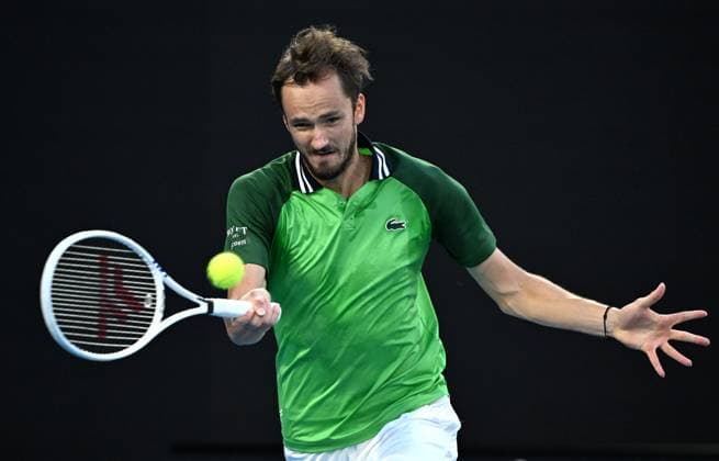 TENNIS AUSTRALIAN OPEN, Daniil Medvedev of Russia in action during the Men?s Singles final against Jannik Sinner of Italy on Rod Laver Arena on Day 15 of the 2024 Australian Open at Melbourne Park in Melbourne, Sunday, January 28, 2024. ( NO ARCHIVING, EDITORIAL USE ONLY, NO USE IN BOOKS WITHOUT CONSENT MELBOURNE VICTORIA AUSTRALIA  Copyright: xJAMESxROSSx 20240128001894712413