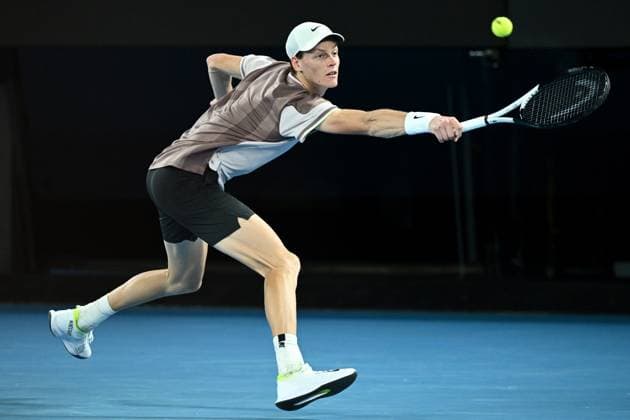 TENNIS AUSTRALIAN OPEN, Jannik Sinner of Italy in action during the Men?s Singles final against Daniil Medvedev of Russia on Rod Laver Arena on Day 15 of the 2024 Australian Open at Melbourne Park in Melbourne, Sunday, January 28, 2024. ( NO ARCHIVING, EDITORIAL USE ONLY, NO USE IN BOOKS WITHOUT CONSENT MELBOURNE VICTORIA AUSTRALIA  Copyright: xJOELxCARRETTx 20240128001894727619