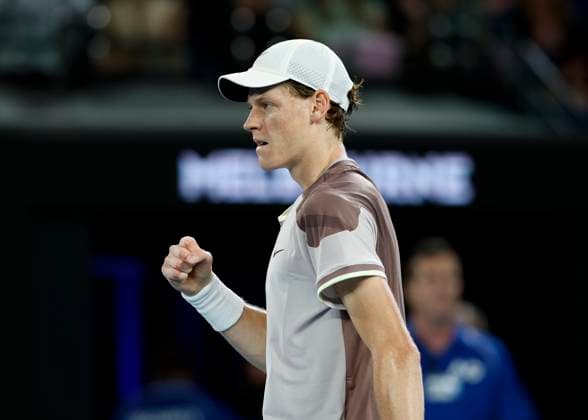 Jannik Sinner (ITA) macht die Faust und jubelt, Jubel, Freude, Emotion, Finale, Endspiel, Australian Open 2024, Melbourne Park, Melbourne, Victoria, Australia. Copyright: xJuergenxHasenkopfx
