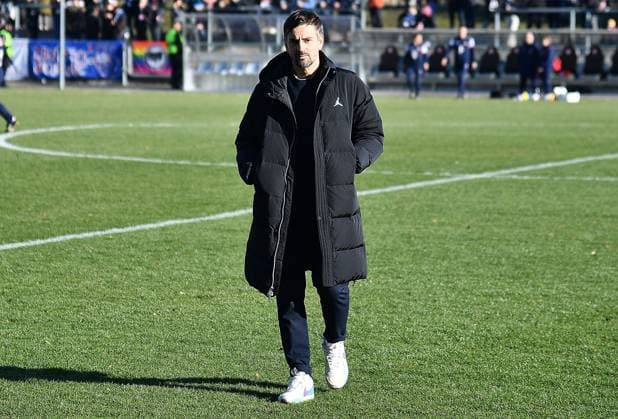 28.01.2024, xhbx, Fussball 1.Bundesliga Damen, Eintracht Frankfurt Frauen - 1. FC Köln emspor, v.l. Trainer Niko Arnautis (Eintracht Frankfurt Damen) (DFL DFB REGULATIONS PROHIBIT ANY USE OF PHOTOGRAPHS as IMAGE SEQUENCES and or QUASI-VIDEO) Frankfurt am Main