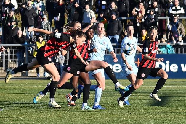 28.01.2024, xhbx, Fussball 1.Bundesliga Damen, Eintracht Frankfurt Frauen - 1. FC Köln emspor, v.l. Lara Prasnikar (Eintracht Frankfurt Damen) (DFL DFB REGULATIONS PROHIBIT ANY USE OF PHOTOGRAPHS as IMAGE SEQUENCES and or QUASI-VIDEO) Frankfurt am Main