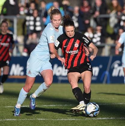 28.01.2024, xhbx, Fussball 1.Bundesliga Damen, Eintracht Frankfurt Frauen - 1. FC Köln emspor, v.l. Celina Degen (1.FC Köln Damen), Lara Prasnikar (Eintracht Frankfurt Damen) (DFL DFB REGULATIONS PROHIBIT ANY USE OF PHOTOGRAPHS as IMAGE SEQUENCES and or QUASI-VIDEO) Frankfurt am Main