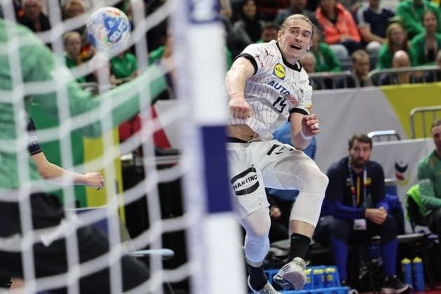 GER, EHF Euro 2024, Men, Spiel um 3.Platz, Cologne, Schweden (SWE) vs. Deutschland (GER) 28.01.2024, Lanxess Arena , Koeln , GER, EHF Euro 2024, Men, Spiel um 3.Platz, Cologne, Schweden (SWE) vs. Deutschland (GER) , im Bild: Juri Knorr (GER 15), frei vor dem Tor