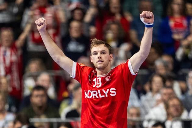 240128 Mathias Gidsel of Denmark celebrates during the EHF European Handball Championship final between Denmark and France on January 28, 2024 in Cologne. Photo: Ludvig Thunman BILDBYRAN kod LT LT0598 handball handboll handball handbolls-em 2024 final danmark denmark frankrike ehf european handball championship france day 18 bbeng jubel Copyright: LUDVIGxTHUNMAN BB240128LT135
