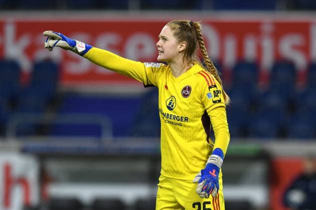 Torhueterin Kristin Krammer ( 1 FC Nuernberg Frauen ) gibt Anweisungen. GER, MSV Duisburg Frauen vs 1 FC Nuernberg Frauen, Fussball, Bundesliga,11. Spieltag Spielzeit 2023 2024, 28.01.2024 DFL DFB REGULATIONS PROHIBIT ANY USE OF PHOTOGRAPHS AS IMAGE SEQUENCES AND OR QUASI-VIDEO GER, MSV Duisburg Frauen vs 1 FC Nuernberg Frauen, Fussball, Bundesliga,11. Spieltag Spielzeit 2023 2024, 28.01.2024 Duisburg Copyright: xEibner-Pressefoto ThomasxThienelx EP_TTL