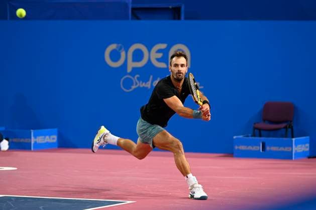 MONTPELLIER, FRANCE - JANUARY 29 : Antoine ESCOFFIER (FRA) during the qualifiers of the ATP, Tennis Herren 250 Open Sud de France tournament in Montpellier, France on January 29th, 2024. TENNIS : Open Sud de France ATP 250 - 29 01 2024 ValentinaClaret Panoramic 