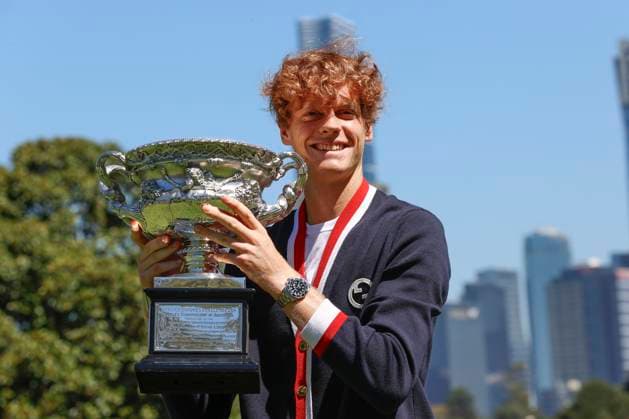 29th January 2024: Melbourne, Australia: Jannik Sinner of Italy poses with the Norman Brookes Challenge Cup after winning the 2024 Australian Mens Open Final, in the Royal Botanic Gardens on January 29, 2024 in Melbourne, Australia  ActionPlus12603368 Nafoto