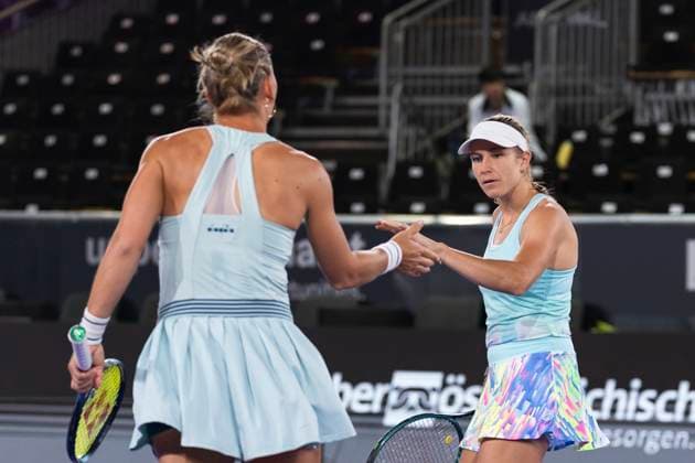 TENNIS - WTA, Tennis Damen Upper Austria Ladies Linz LINZ,AUSTRIA,29.JAN.24 - TENNIS - WTA Tour, Upper Austria Ladies Linz. Image shows Nicole Melichar-Martinez (USA) and Ellen Perez (AUS).  GEPAxpictures xGintarexKarpaviciute