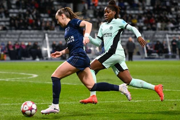 Julie Dufour ( 11 - PFC ) and Ashley Lawrence ( 12 - Chelsea ) during the UEFA Women s Champions League match between PFC and Chelsea at Stade Charlety on January 30, 2024 in Paris, France. ( Photo by federico pestellini panoramic ) - FOOTBALL : PFC vs Chelsea - Ligue des Champions Feminine - 30 01 2024 FedericoPestellini Panoramic 