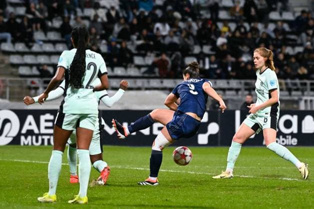 Mathilde BOURDIEU ( 9 - PFC ) during the UEFA Women s Champions League match between PFC and Chelsea at Stade Charlety on January 30, 2024 in Paris, France. ( Photo by federico pestellini panoramic ) - FOOTBALL : PFC vs Chelsea - Ligue des Champions Feminine - 30 01 2024 FedericoPestellini Panoramic 