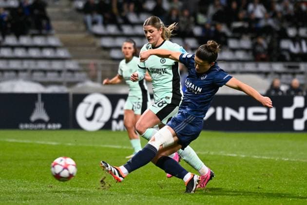 Mathilde BOURDIEU ( 9 - PFC ) and Maren Mjelde ( 18 - Chelsea ) during the UEFA Women s Champions League match between PFC and Chelsea at Stade Charlety on January 30, 2024 in Paris, France. ( Photo by federico pestellini panoramic ) - FOOTBALL : PFC vs Chelsea - Ligue des Champions Feminine - 30 01 2024 FedericoPestellini Panoramic 