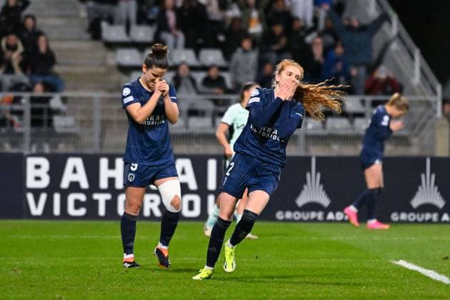 Celina OULD HOCINE ( 2 - PFC ) and Mathilde BOURDIEU ( 9 - PFC ) look dejected during the UEFA Women s Champions League match between PFC and Chelsea at Stade Charlety on January 30, 2024 in Paris, France. ( Photo by federico pestellini panoramic ) - FOOTBALL : PFC vs Chelsea - Ligue des Champions Feminine - 30 01 2024 FedericoPestellini Panoramic 