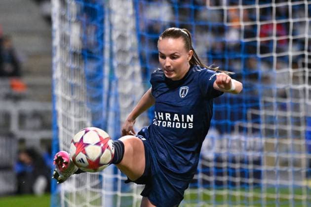 Julie Dufour ( 11 - PFC ) during the UEFA Women s Champions League match between PFC and Chelsea at Stade Charlety on January 30, 2024 in Paris, France. ( Photo by federico pestellini panoramic ) - FOOTBALL : PFC vs Chelsea - Ligue des Champions Feminine - 30 01 2024 FedericoPestellini Panoramic 