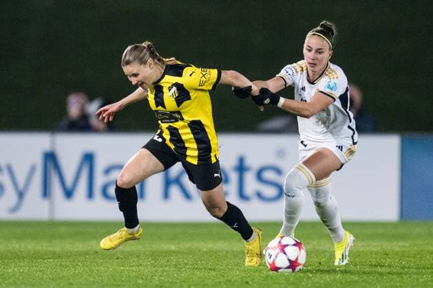Sport Bilder des Tages 240130 Katariina Kosola of Häcken and Athenea of Real Madrid during the UEFA Women s Champions League football match between Real Madrid and Häcken on January 30, 2024 in Madrid. Photo: Mathias Bergeld BILDBYRAN kod MB MB0845 fotboll football soccer fotball champions league real madrid häcken dam bbeng women kvinner Copyright: MATHIASxBERGELD BB240130MB042