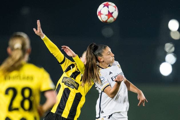 240130 Filippa Curmark of Häcken and Olaya of Real Madrid during the UEFA Women s Champions League football match between Real Madrid and Häcken on January 30, 2024 in Madrid. Photo: Mathias Bergeld BILDBYRAN kod MB MB0845 fotboll football soccer fotball champions league real madrid häcken dam bbeng women kvinner Copyright: MATHIASxBERGELD BB240130MB045