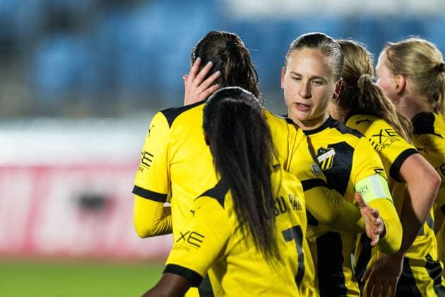 240130 Rusul Rosa Kafaji of Häcken celebrates with Filippa Curmark after 0-1 during the UEFA Women s Champions League football match between Real Madrid and Häcken on January 30, 2024 in Madrid. Photo: Mathias Bergeld BILDBYRAN kod MB MB0845 fotboll football soccer fotball champions league real madrid häcken dam bbeng women kvinner jubel Copyright: MATHIASxBERGELD BB240130MB046