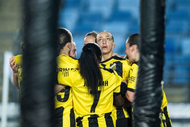 240130 Rusul Rosa Kafaji of Häcken celebrates with teammates after 0-1 during the UEFA Women s Champions League football match between Real Madrid and Häcken on January 30, 2024 in Madrid. Photo: Mathias Bergeld BILDBYRAN kod MB MB0845 fotboll football soccer fotball champions league real madrid häcken dam bbeng women kvinner jubel Copyright: MATHIASxBERGELD BB240130MB047