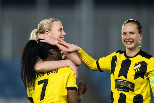 240130 Monica Jusu Bah, Josefine Rybrink and Filippa Curmark of Häcken celebrate after the UEFA Women s Champions League football match between Real Madrid and Häcken on January 30, 2024 in Madrid. Photo: Mathias Bergeld BILDBYRAN kod MB MB0845 fotboll football soccer fotball champions league real madrid häcken dam bbeng women kvinner jubel Copyright: MATHIASxBERGELD BB240130MB063