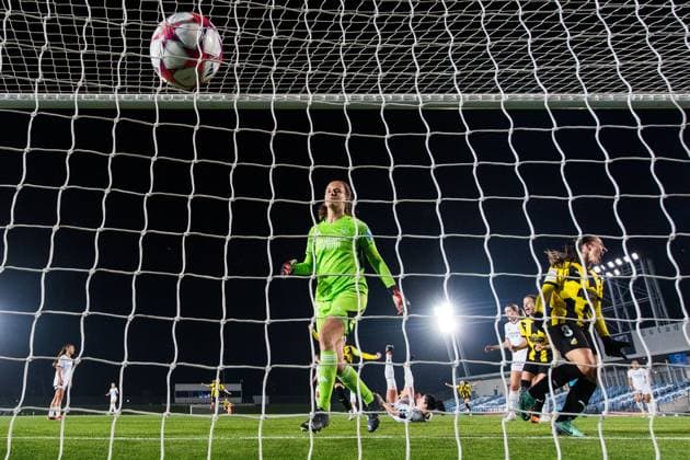 240130 Goalkeeper Mylene Chavas of Real Madrid looks dejected and Rusul Rosa Kafaji of Häcken celebrates after 0-1 during the UEFA Women s Champions League football match between Real Madrid and Häcken on January 30, 2024 in Madrid. Photo: Mathias Bergeld BILDBYRAN kod MB MB0845 fotboll football soccer fotball champions league real madrid häcken dam bbeng women kvinner jubel depp Copyright: MATHIASxBERGELD BB240130MB081