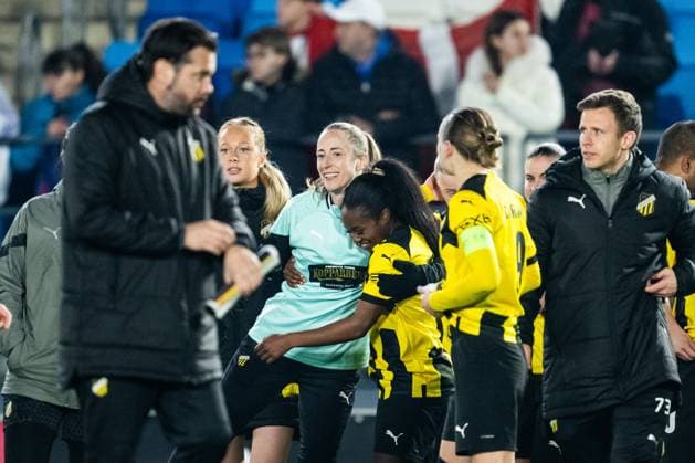 240130 goalkeeper Loes Geurts and Monica Jusu Bah of Häcken celebrate after the UEFA Women s Champions League football match between Real Madrid and Häcken on January 30, 2024 in Madrid. Photo: Mathias Bergeld BILDBYRAN kod MB MB0845 fotboll football soccer fotball champions league real madrid häcken dam bbeng women kvinner jubel Copyright: MATHIASxBERGELD BB240130MB089