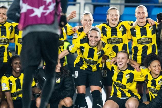 240130 Elin Rubensson, Anna Anvegard, Johanna Fossdalsa Sorensen and Josefine Rybrink of Häcken celebrate after the UEFA Women s Champions League football match between Real Madrid and Häcken on January 30, 2024 in Madrid. Photo: Mathias Bergeld BILDBYRAN kod MB MB0845 fotboll football soccer fotball champions league real madrid häcken dam bbeng women kvinner jubel Copyright: MATHIASxBERGELD BB240130MB091