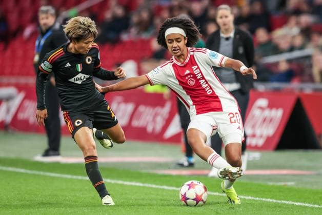 AMSTERDAM, 30-01-2024 ,Johan Cruijff ArenA, UEFA Womens Champions League, Ajax - AS Roma CL(women) , season 2023 2024, during the match Ajax - AS Roma CL(women), AS Roma player Moeka Minami, Ajax player Lilly Yohannes Ajax - AS Roma CL(women)  x24062835x Copyright: