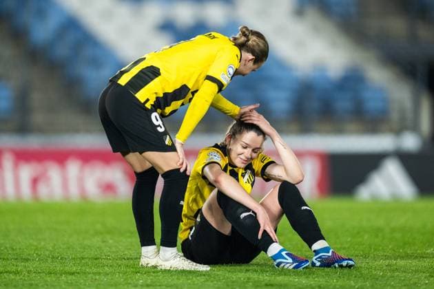 240130 Filippa Curmark and Anna Csiki of Häcken after the UEFA Women s Champions League football match between Real Madrid and Häcken on January 30, 2024 in Madrid. Photo: Mathias Bergeld BILDBYRAN kod MB MB0845 fotboll football soccer fotball champions league real madrid häcken dam bbeng women kvinner Copyright: MATHIASxBERGELD BB240130MB097