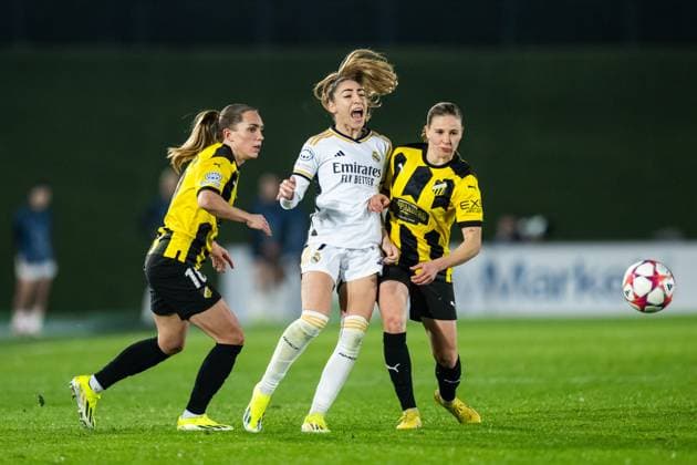 240130 Elin Rubensson and Katariina Kosola of Häcken compete for the ball with Olga of Real Madrid during the UEFA Women s Champions League football match between Real Madrid and Häcken on January 30, 2024 in Madrid. Photo: Mathias Bergeld BILDBYRAN kod MB MB0845 fotboll football soccer fotball champions league real madrid häcken dam bbeng women kvinner Copyright: MATHIASxBERGELD BB240130MB102
