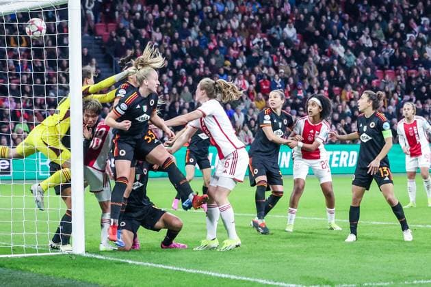 AMSTERDAM, 30-01-2024 ,Johan Cruijff ArenA, UEFA Womens Champions League, Ajax - AS Roma CL(women) , season 2023 2024, during the match Ajax - AS Roma CL(women), Ajax player Sherida Spitse scortes 2-1 Ajax - AS Roma CL(women)  x24063352x Copyright: